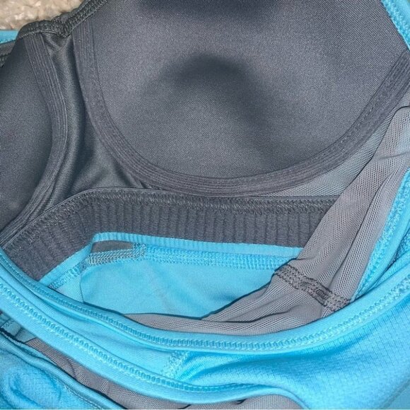 Nike Tank Top Built-in Sports Bra Lightly Padded Racerback Blue Women Size Small - Picture 6 of 7